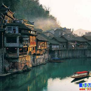 時尚商務(wù)C線：張家界、天門山、鳳凰古城四日游